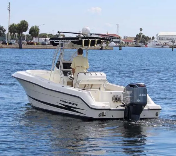 Slide: The Image of Hydra-Sports 2400 CC Vector 2004 - 1