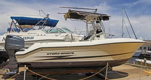 Slide: The Image of Hydra-Sports 2400 CC Vector 2004 - 3