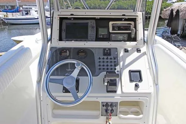Slide: The Image of Hydra-Sports 2400 CC Vector 2004 - 6