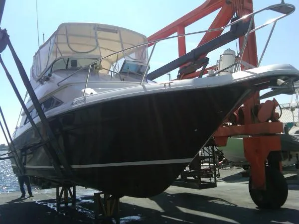 Slide: The Image of Sea Ray 350 Express Bridge 1994 - 1