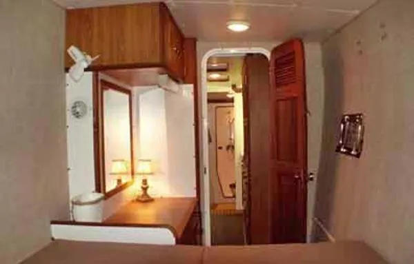 Slide: The Image of Endeavour Trawlercat 38 2004 - 11