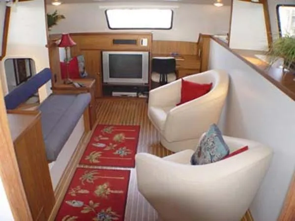 Slide: The Image of Endeavour Trawlercat 38 2004 - 4