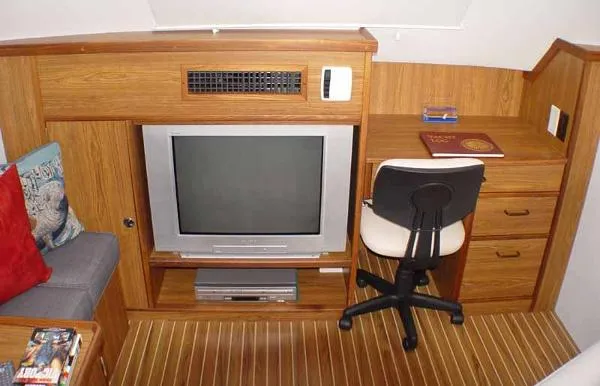 Slide: The Image of Endeavour Trawlercat 38 2004 - 5