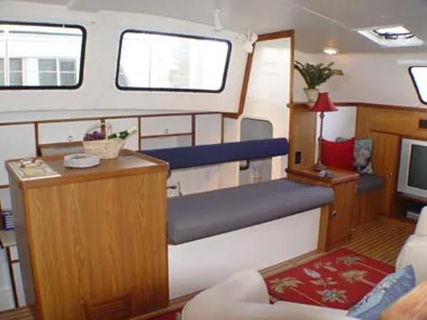 Slide: The Image of Endeavour Trawlercat 38 2004 - 8