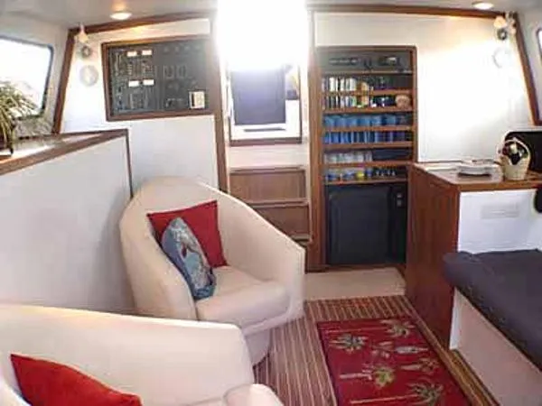 Slide: The Image of Endeavour Trawlercat 38 2004 - 9