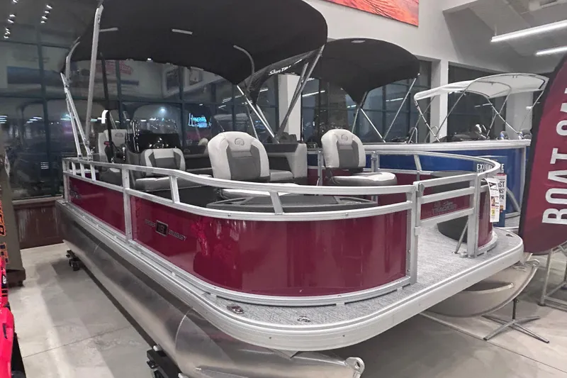 The Image of Sun Tracker Bass Buggy 18 DLX 2026 - undefined