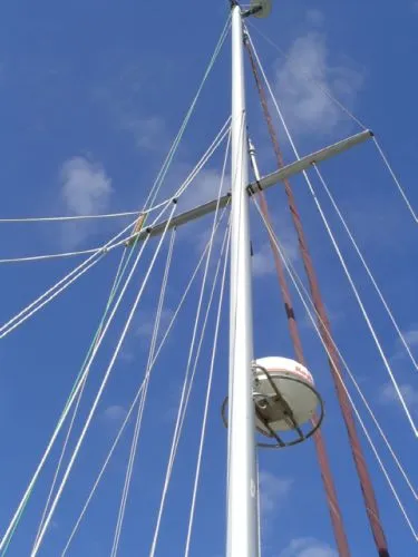 Slide: The Image of Island Packet 37 IP Cruiser 1995 - 7