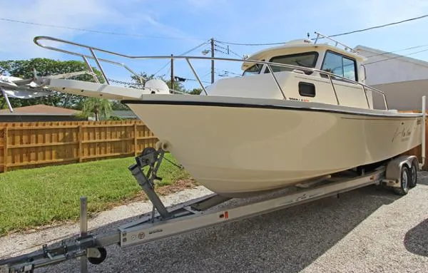 Slide: The Image of Parker Marine 2520 Deep Vee Sport Cabin 2001 - 1