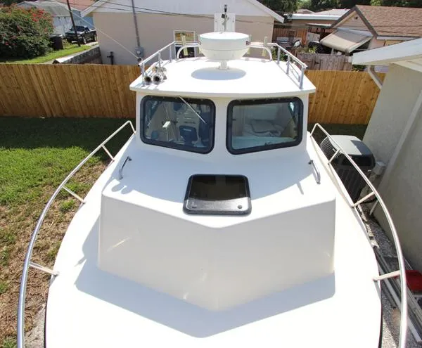 Slide: The Image of Parker Marine 2520 Deep Vee Sport Cabin 2001 - 5