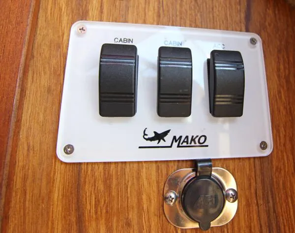 Slide: The Image of Mako 254 Cuddy Cabin 1988 - 11