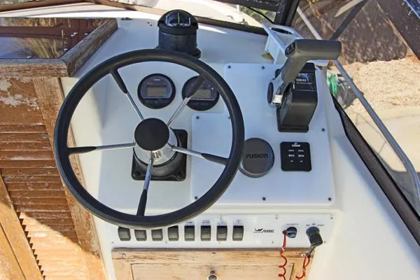 Slide: The Image of Mako 254 Cuddy Cabin 1988 - 3
