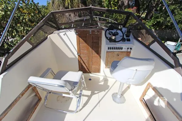 Slide: The Image of Mako 254 Cuddy Cabin 1988 - 5