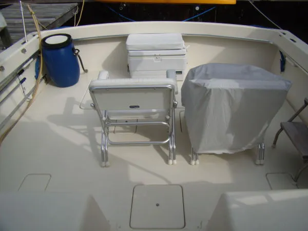 Slide: The Image of Hatteras 32 Flybridge Fisherman 1983 - 6