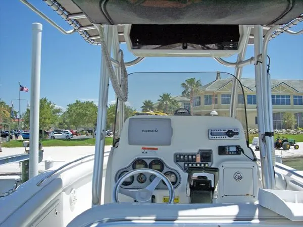 Slide: The Image of Wellcraft 252 Fisherman 2006 - 4