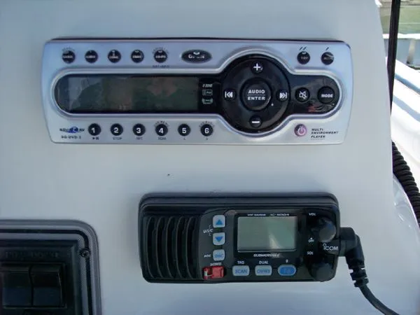 Slide: The Image of Wellcraft 252 Fisherman 2006 - 8