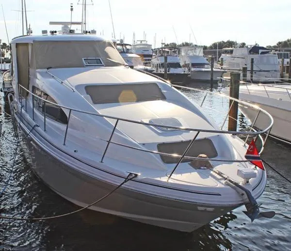 Slide: The Image of Sea Ray 390 Motor Yacht 2003 - 1