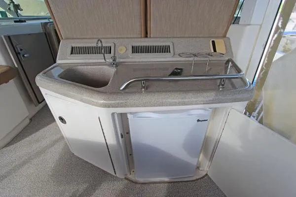 Slide: The Image of Sea Ray 390 Motor Yacht 2003 - 7