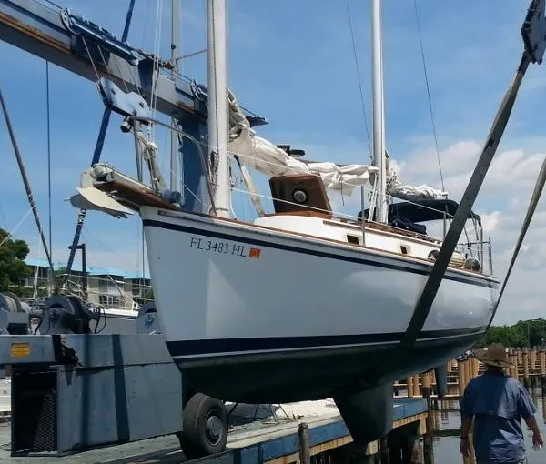 Slide: The Image of Herreshoff 31 Cat Ketch 1985 - 4