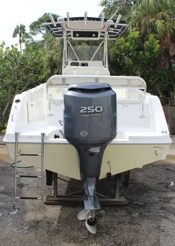 Slide: The Image of Cobia 235 CC 2005 - 3