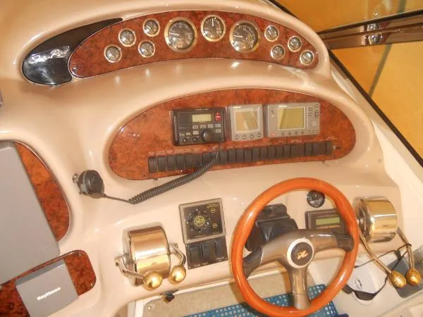 Slide: The Image of Sea Ray 410 Sundancer 2001 - 4