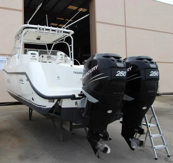 Slide: The Image of Boston Whaler 305 Conquest 2006 - 3