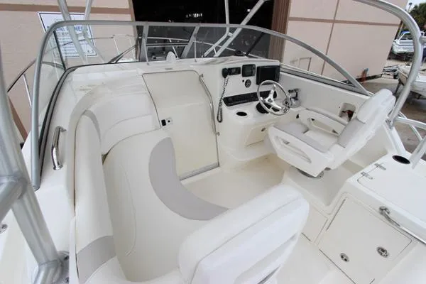 Slide: The Image of Boston Whaler 305 Conquest 2006 - 5