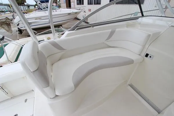Slide: The Image of Boston Whaler 305 Conquest 2006 - 6