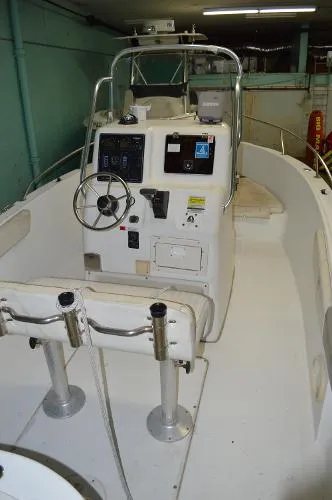 Slide: The Image of Seaswirl Center Console 2002 - 8
