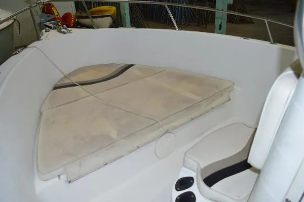 Slide: The Image of Seaswirl Center Console 2002 - 9