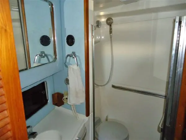 Slide: The Image of Sea Ray 415 Aft Cabin 1988 - 4
