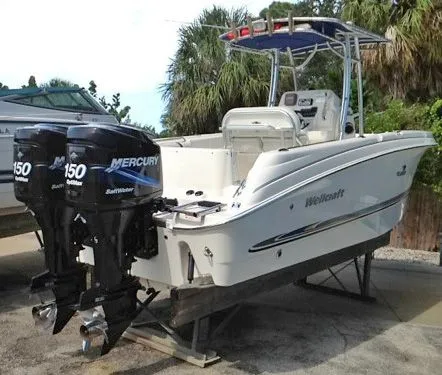 Slide: The Image of Wellcraft 252 Fisherman 2004 - 0