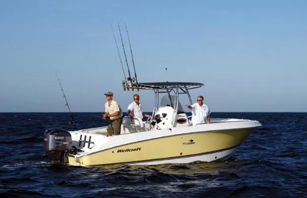 Slide: The Image of Wellcraft 252 Fisherman 2004 - 1