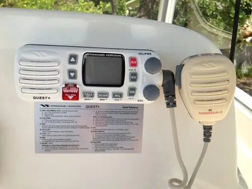 Slide: The Image of Wellcraft 252 Fisherman 2004 - 9