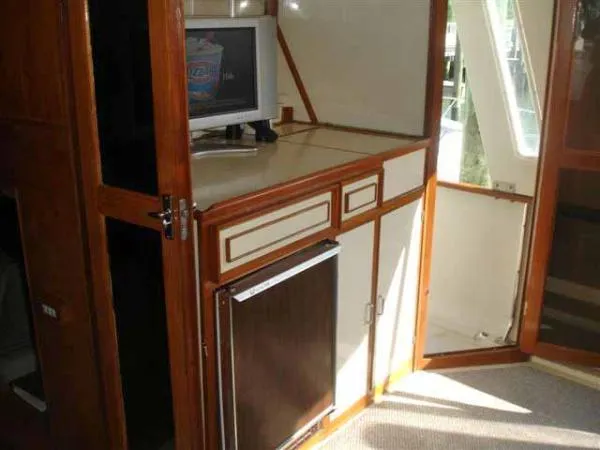 Slide: The Image of Jefferson 46 Sundeck Motor Yacht 1988 - 11