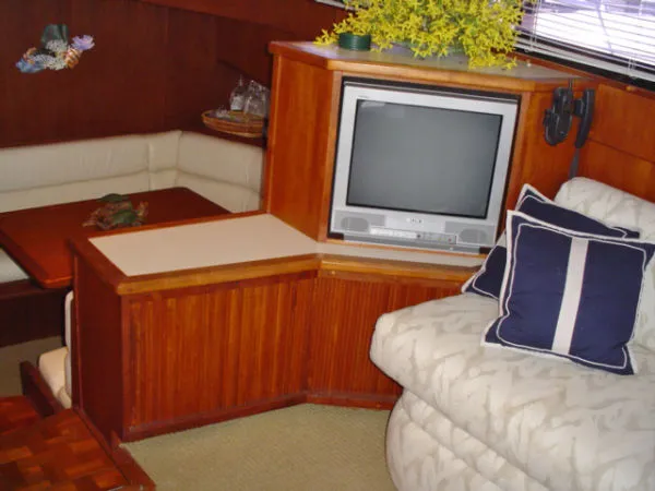 Slide: The Image of Viking 45 Convertible 1989 - 6