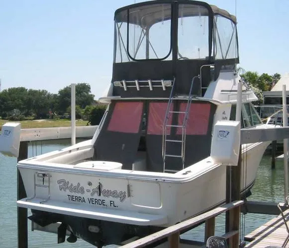 Slide: The Image of Sea Ray 310 Sport Bridge 1992 - 2