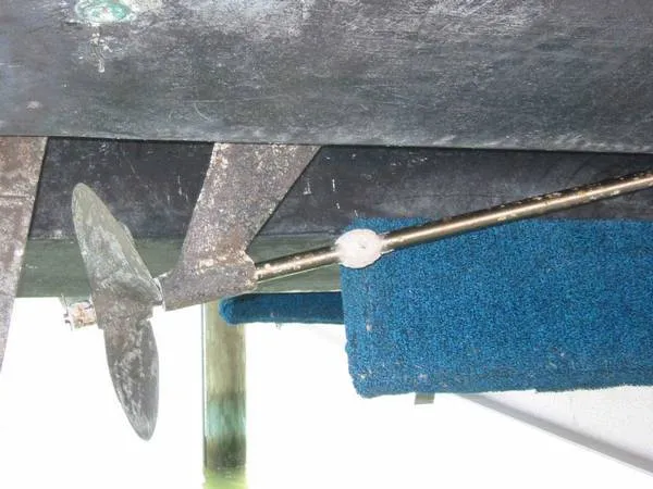 Slide: The Image of Sea Ray 310 Sport Bridge 1992 - 9