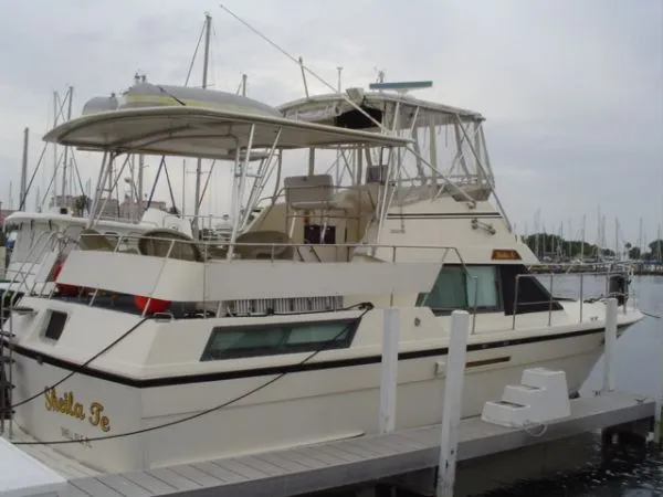 Slide: The Image of Hatteras Double Cabin 1988 - 3