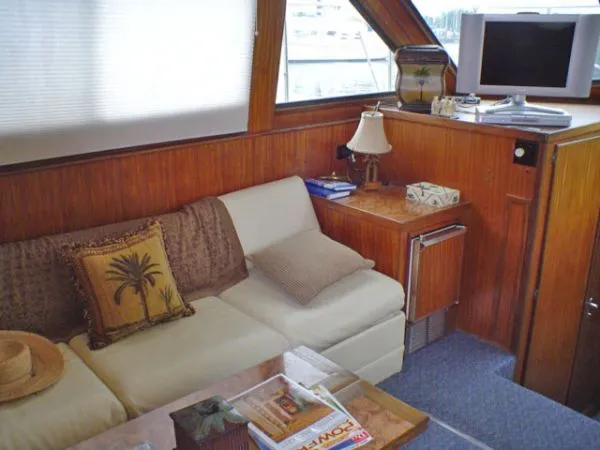 Slide: The Image of Hatteras Double Cabin 1988 - 7
