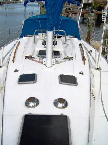 Slide: The Image of Hunter Sloop 1984 - 5