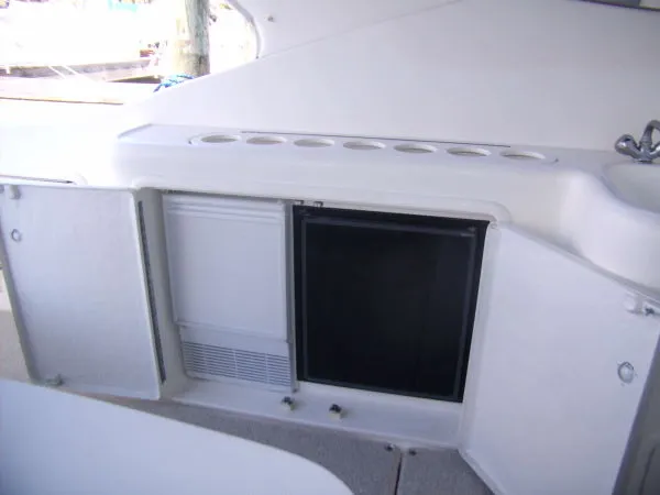 Slide: The Image of Wellcraft 45 Excalibur 1996 - 10