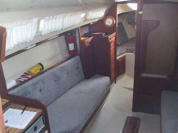 Slide: The Image of Catalina 27 sloop 1985 - 1