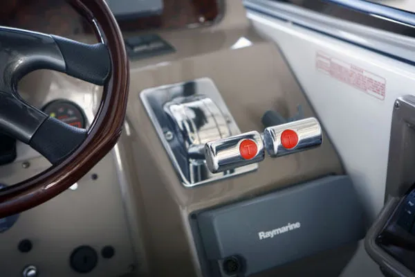 Slide: The Image of Regal 3860 Commodore-FRESH WATER BOAT 2004 - 6