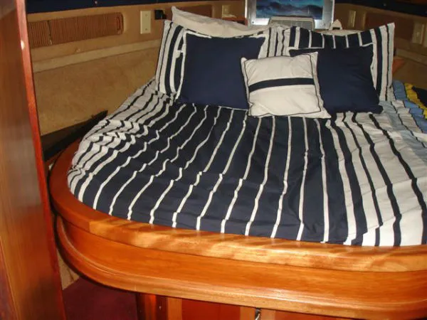 Slide: The Image of Sea Ray 36 Aft Cabin 1985 - 1