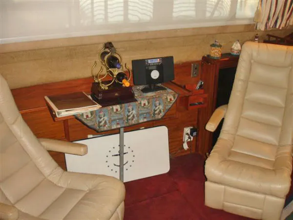 Slide: The Image of Sea Ray 36 Aft Cabin 1985 - 6