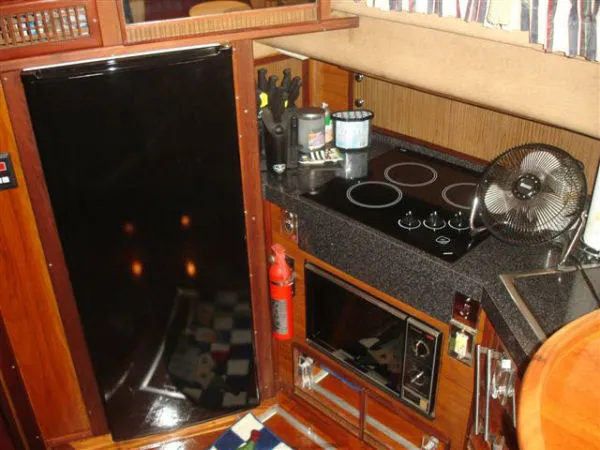 Slide: The Image of Sea Ray 36 Aft Cabin 1985 - 8