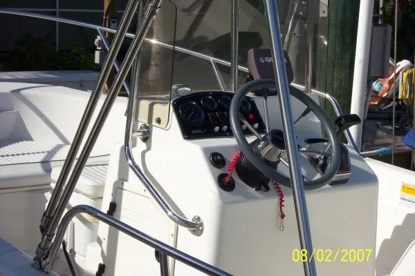 Slide: The Image of Boston Whaler 160 Dauntless 2001 - 6
