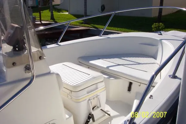 Slide: The Image of Boston Whaler 160 Dauntless 2001 - 7
