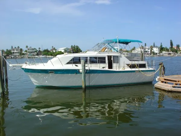 Slide: The Image of Chris-Craft 381 Catalina 1982 - 0