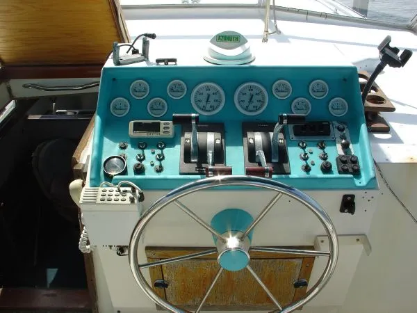 Slide: The Image of Chris-Craft 381 Catalina 1982 - 7